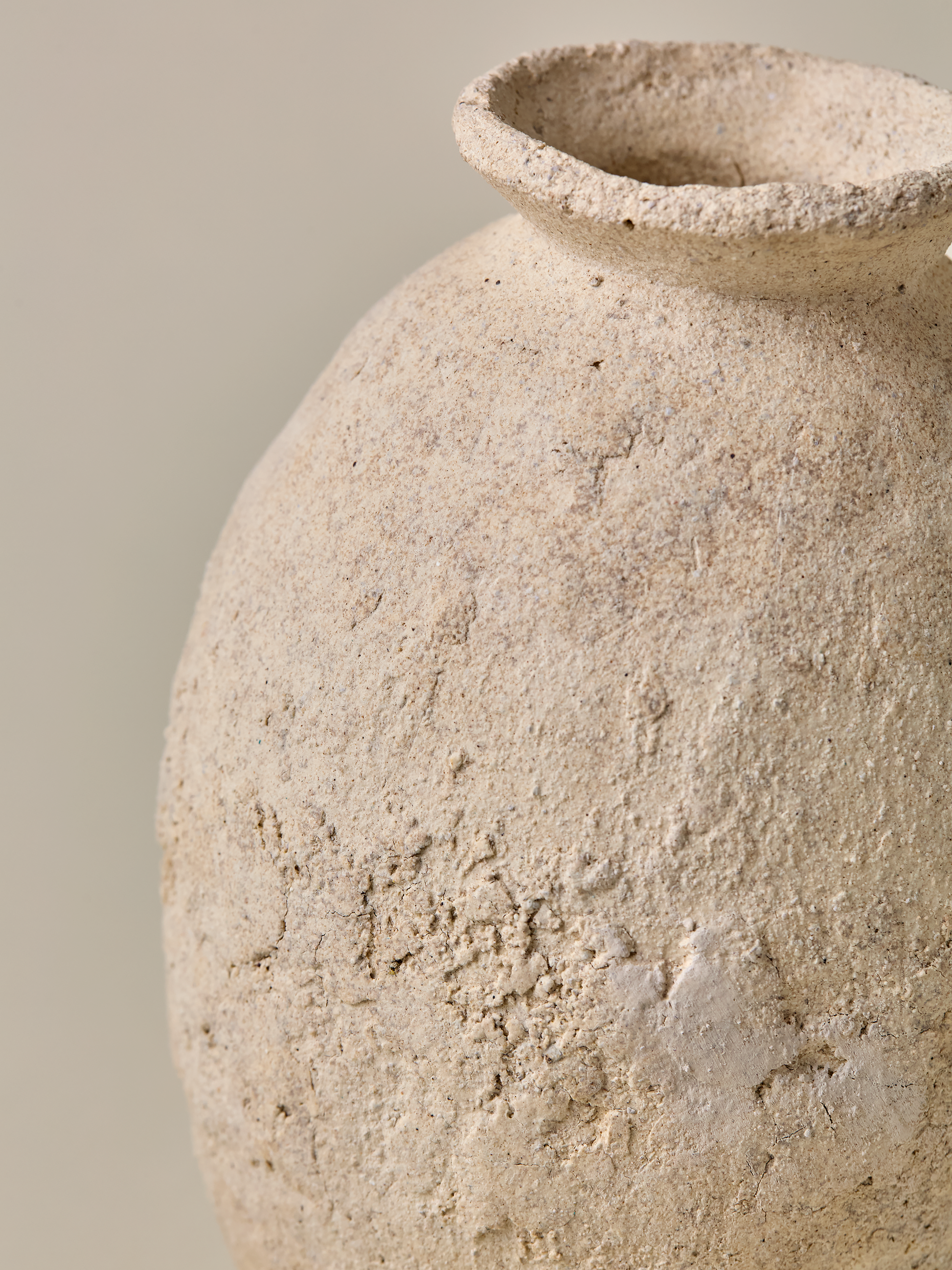 Pascale Vaquette stoneware vase details of stoneware