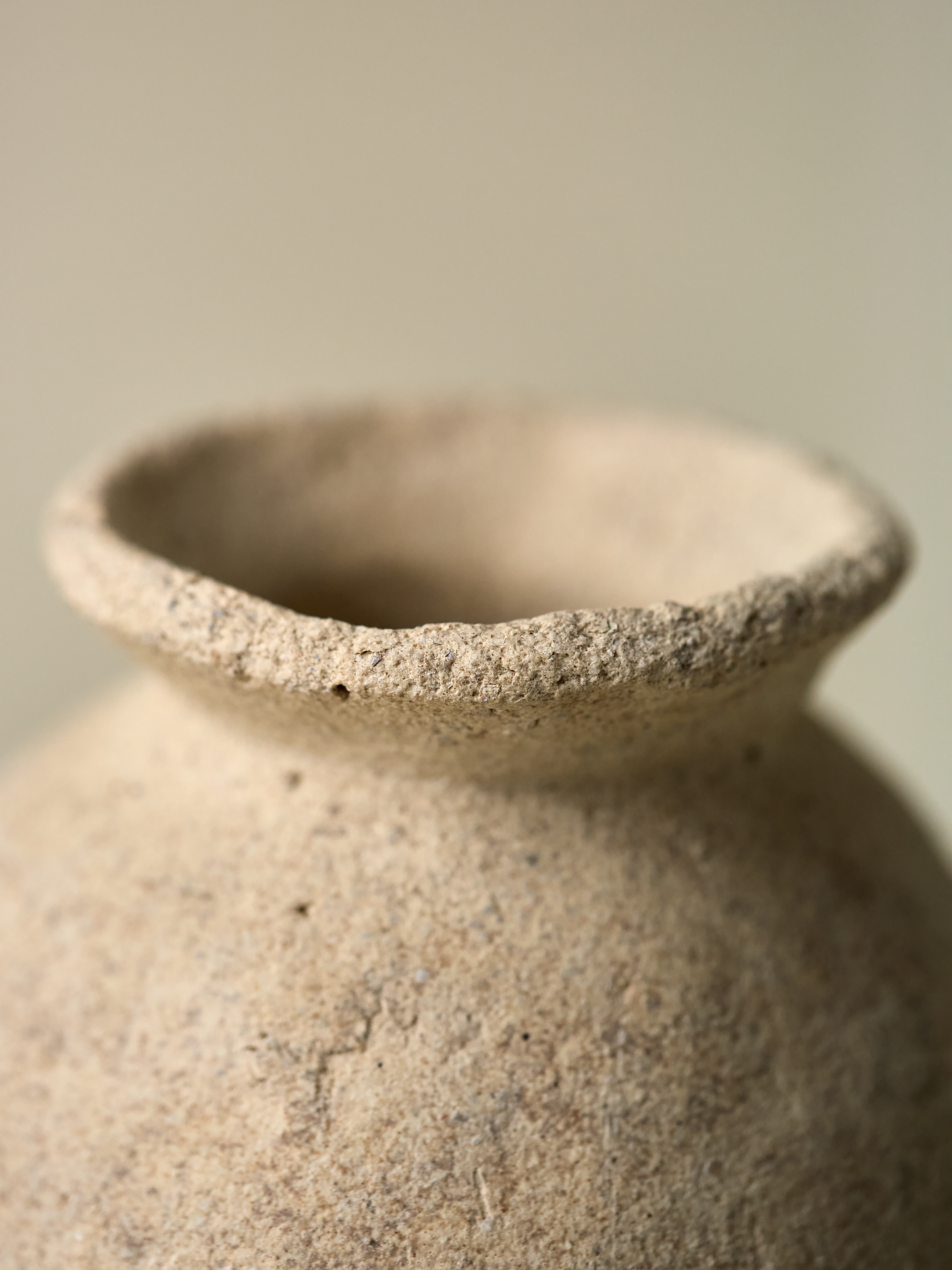 Pascale Vaquette close up of the top of stoneware vase