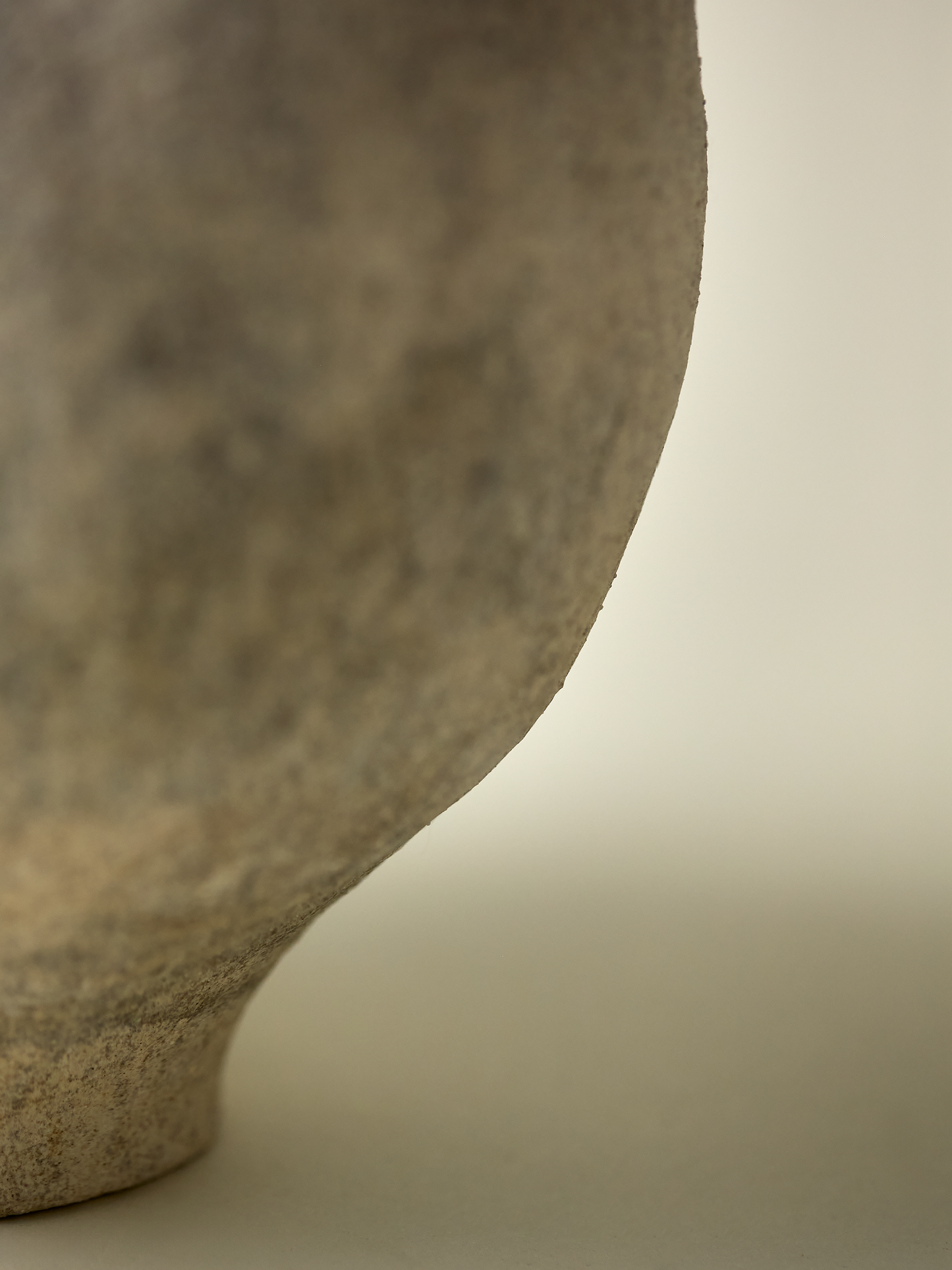 Details in the angles. Pascale Vaquette's stoneware vase