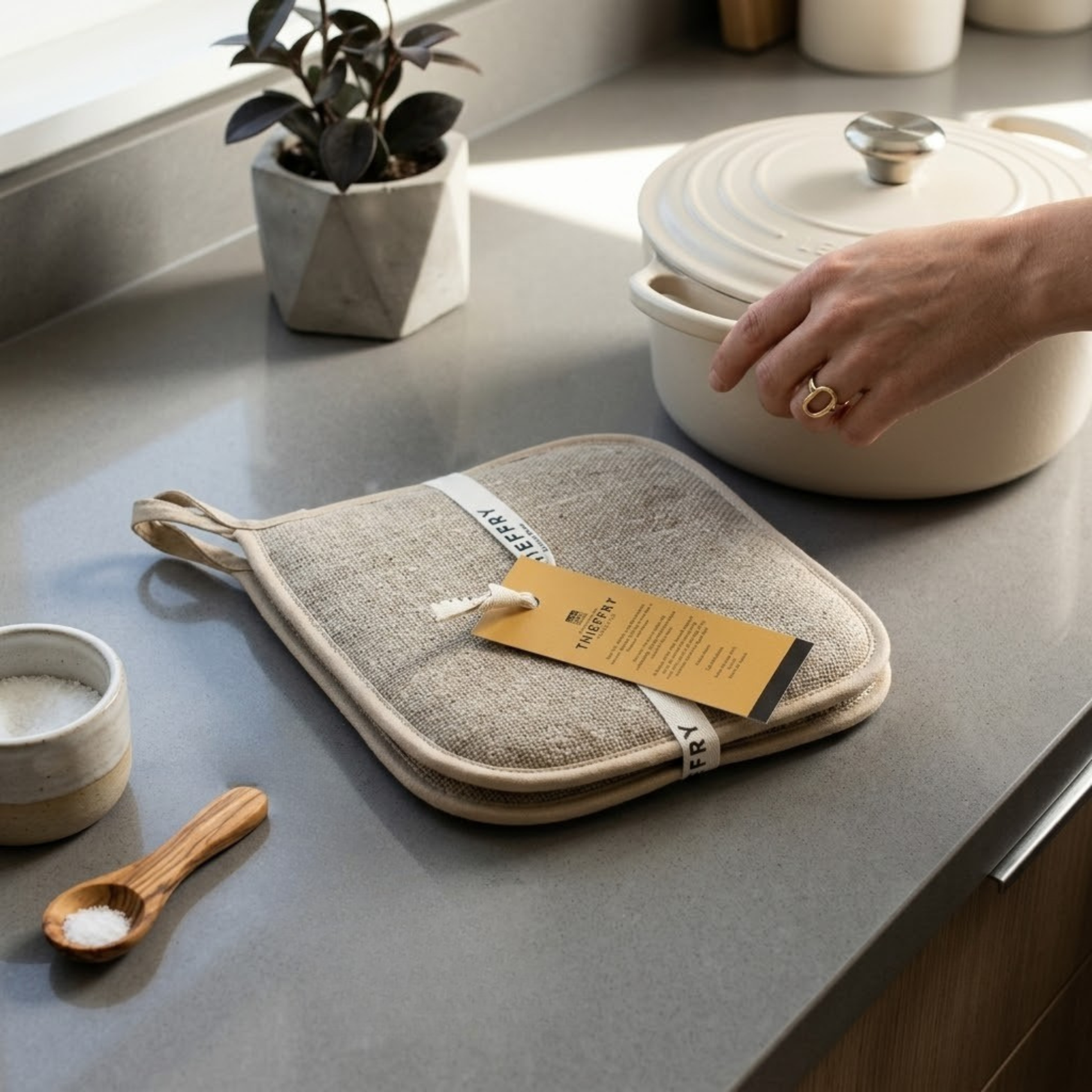 Thieffry Belgian Linen Potholder, Raw Natural