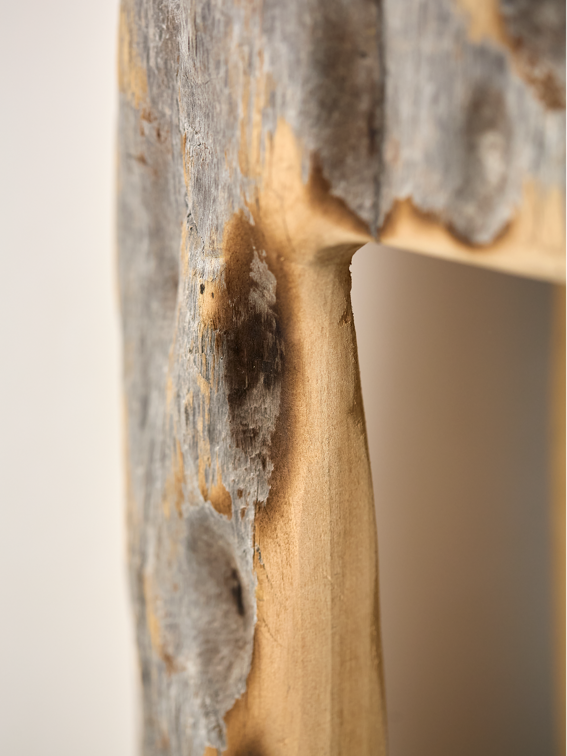RG Tall Stool 3 Legs close up