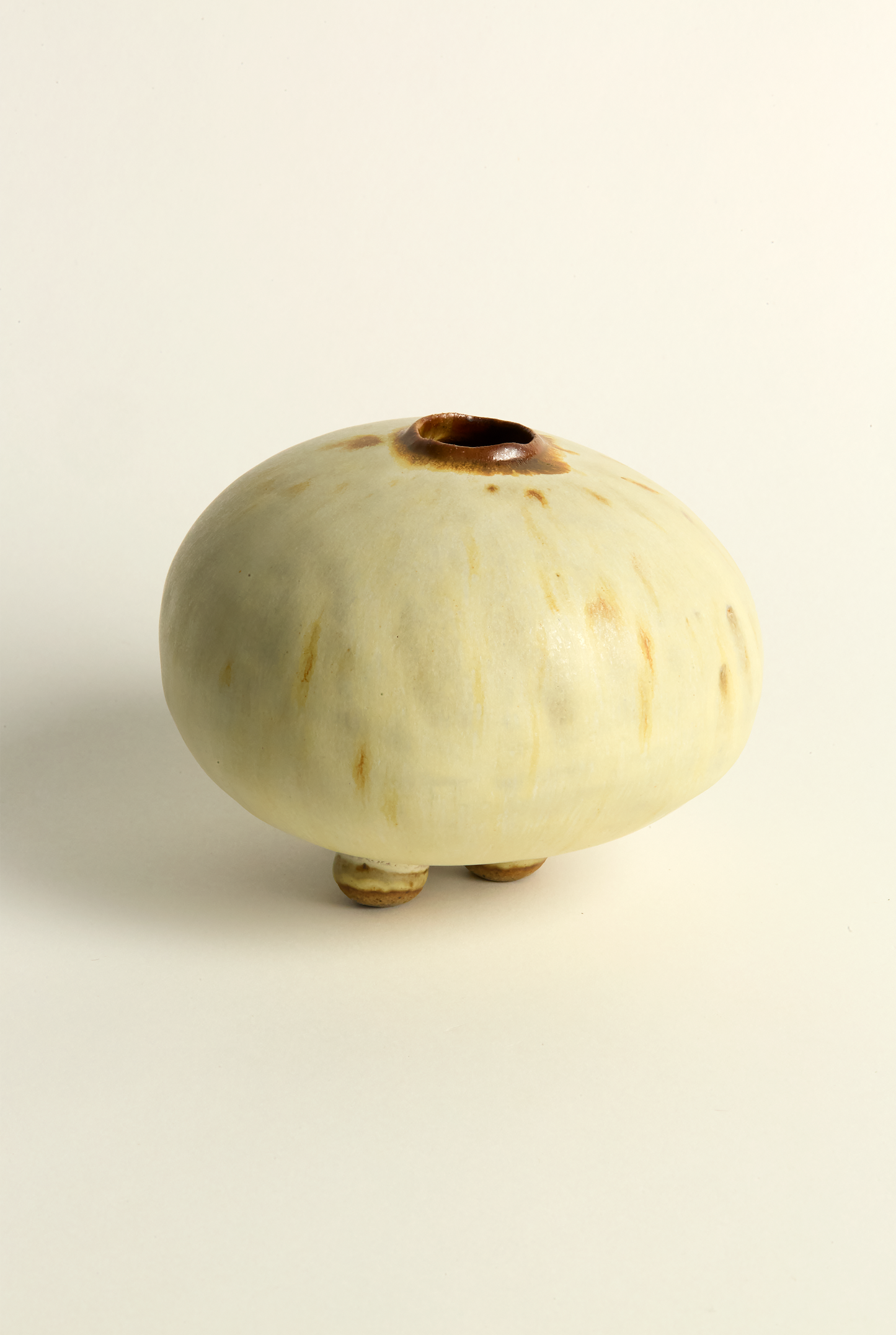 Oatmeal/Oxide Small Orb Vase