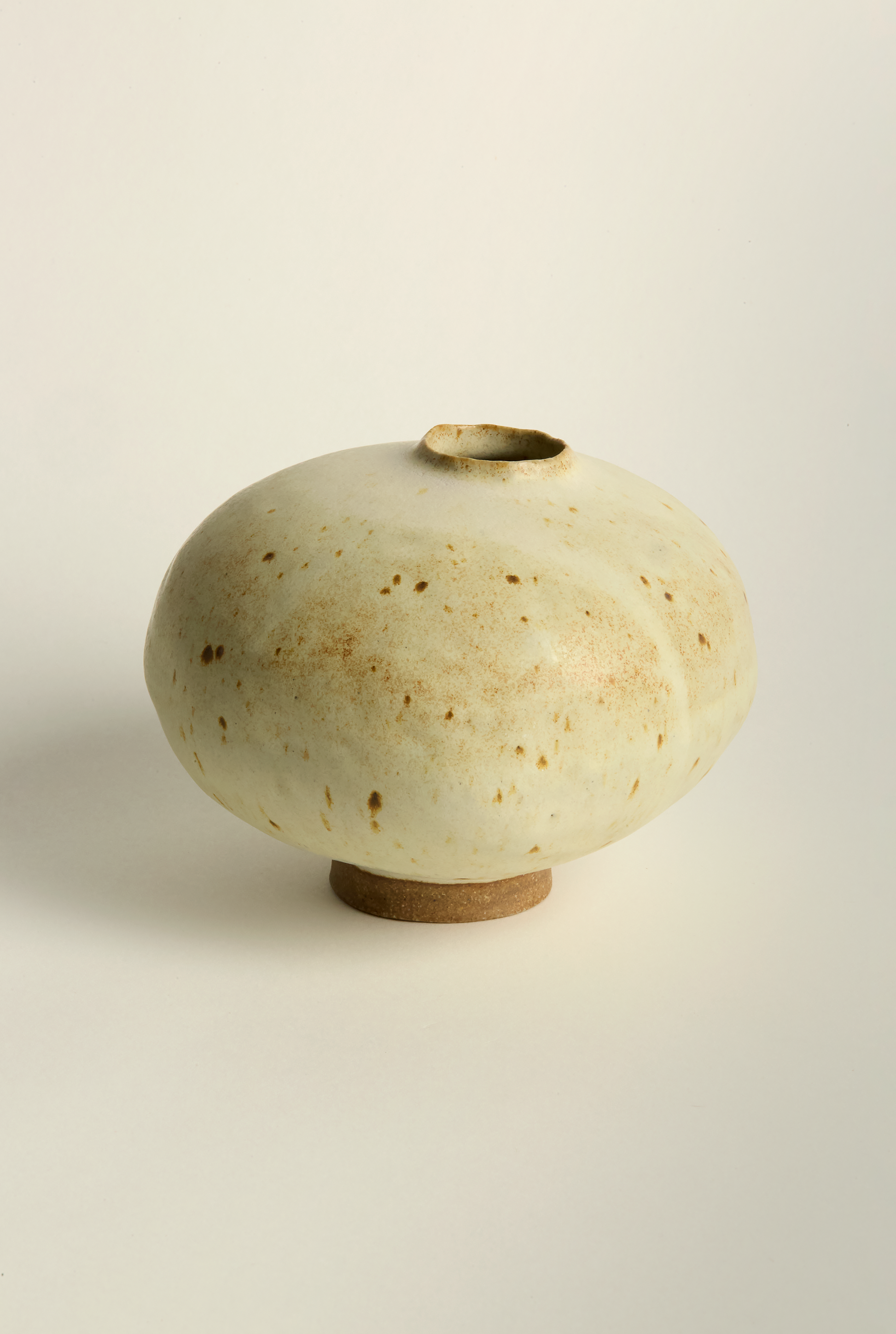 Xoxi Oatmeal Orb Vase Small