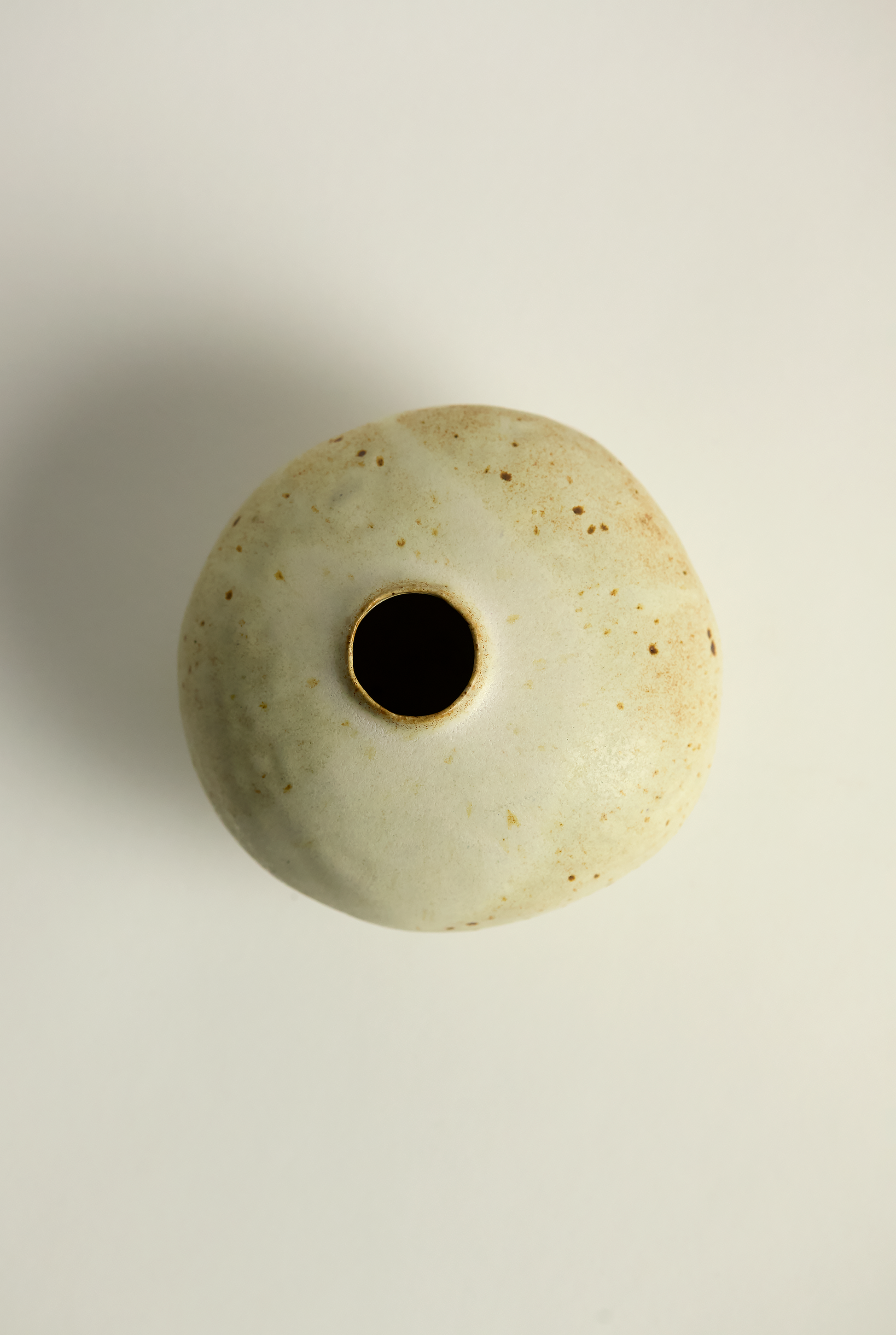 Xoxi Oatmeal Orb Vase Small